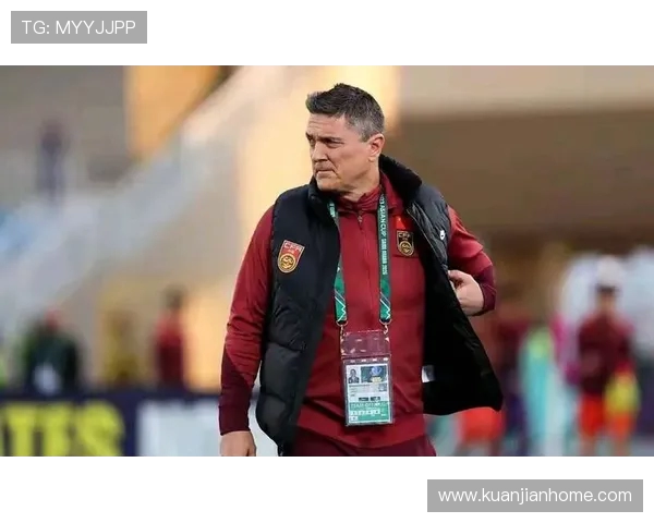 中国男足迎战劲敌全场鏖战九十分钟最终凭顽强意志力逆转取胜